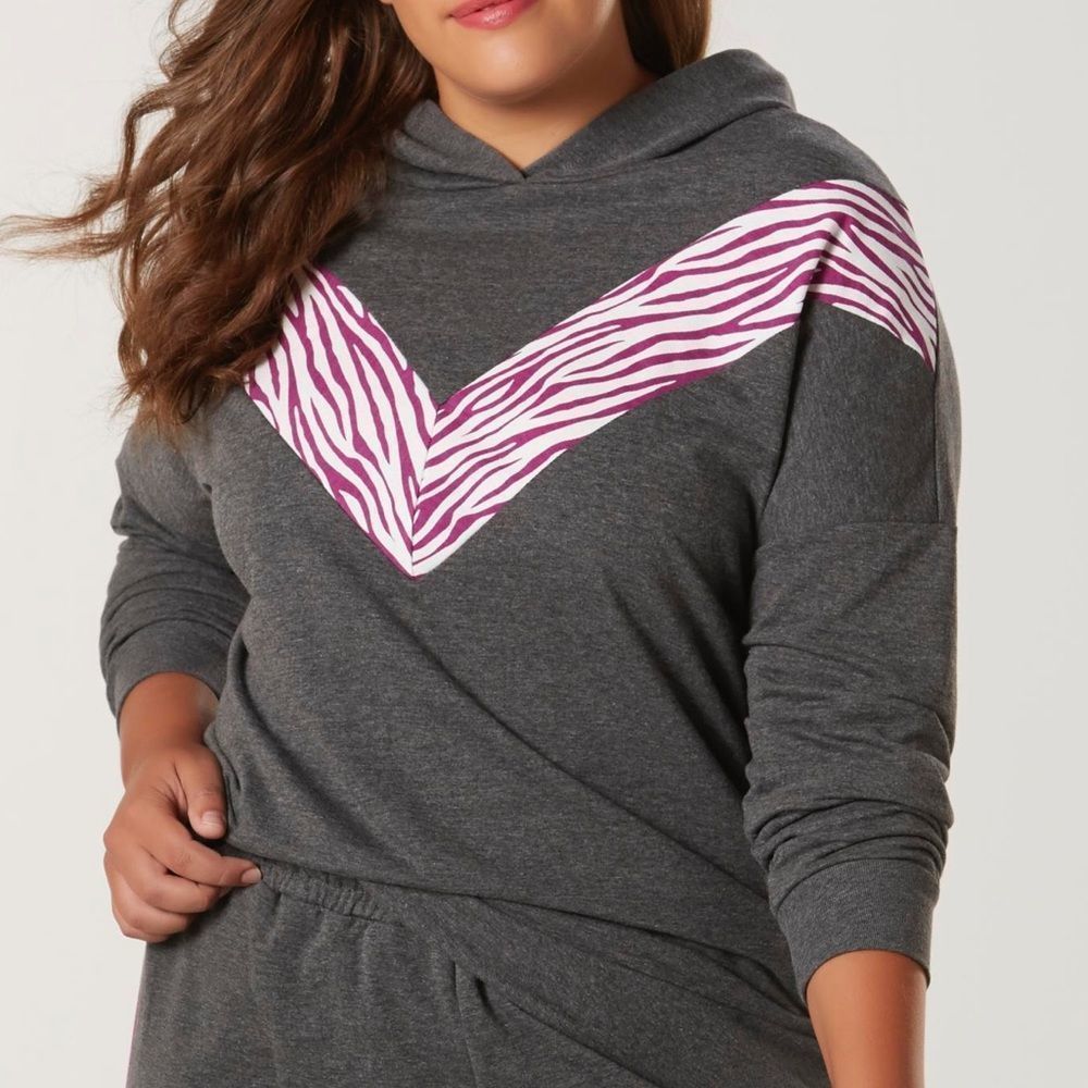 Joe Boxer Women's 1X/2X Plus Gray Hoodie Purple Zebra Print Chevron Detail Comfy